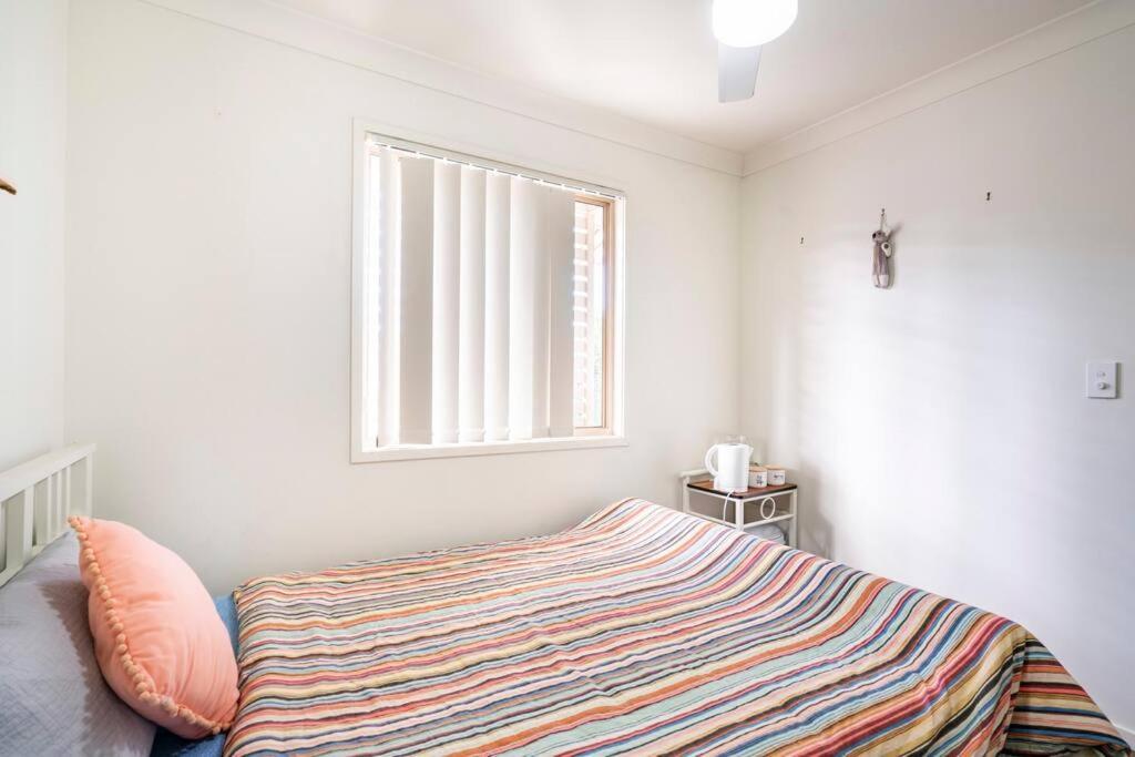 Room With Separate Bath In Shared Homestay เรดคลิฟฟ์ ภายนอก รูปภาพ